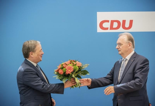 CDU chair Armin Laschet congratulating Saxony-Anhalt CDU leader Reiner Haseloff at today’s meeting of the CDU Executive Committee in Berlin.
